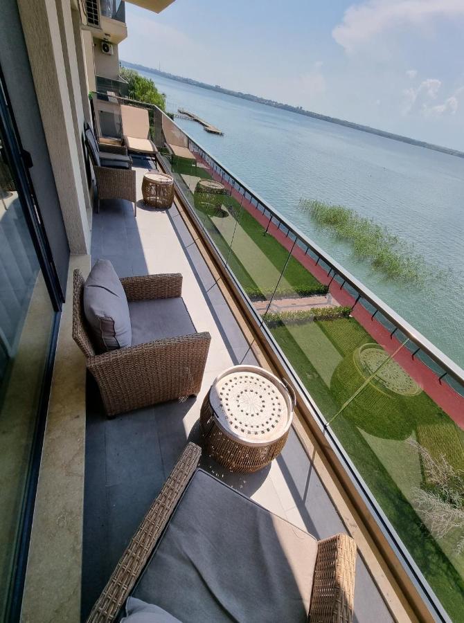 Deluxe Lake View Mamaia Bagian luar foto